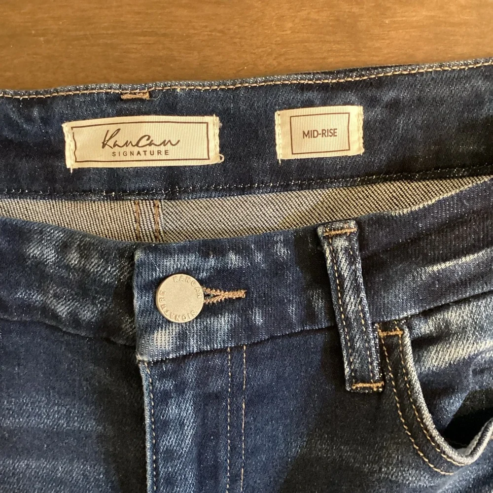 KanCan 28 (US 5/6) Mid Rise Denim Women’s Bermuda Jeans Shorts Stretch